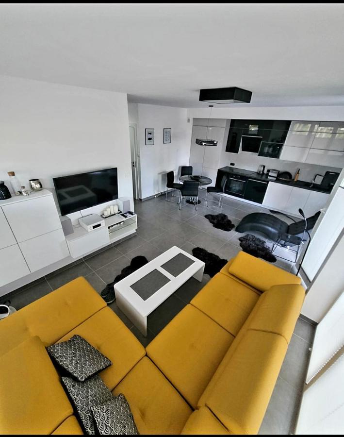 Apartament Amon Nr 5 Apartamento Darlowo Exterior foto
